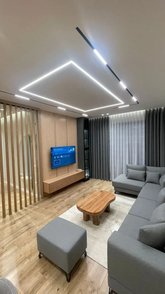 Tirane, jepet me qera apartament 2+1+Ballkon Kati 2, 116 m² 1.600 € (liqeni i thate)