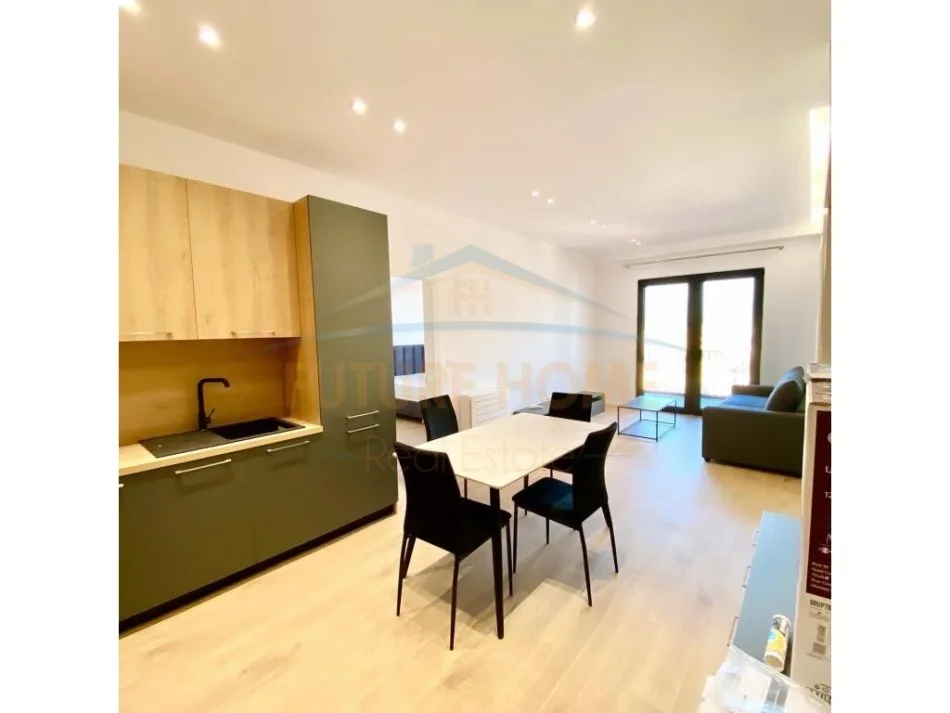 Tirane, jepet me qera apartament 2+1 Kati 21, 100 m² 1.170 € (RRUGA KAVAJES)