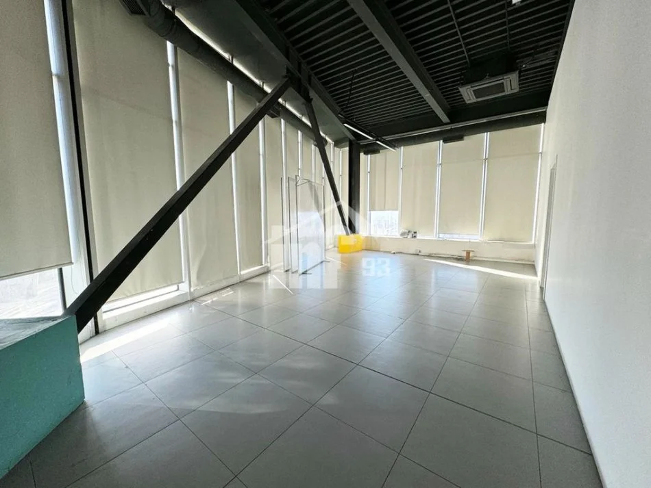 Tirane, jepet me qera ambjent biznesi Kati 8, 770 m² 15.400 € (SHESHI “RILINDJA”)