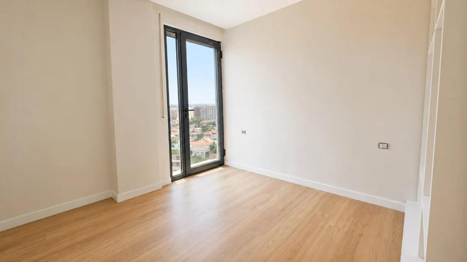 Tirane, shitet apartament 2+1+Ballkon Kati 9, 80 m² 225.000 € (21 Dhjetori)