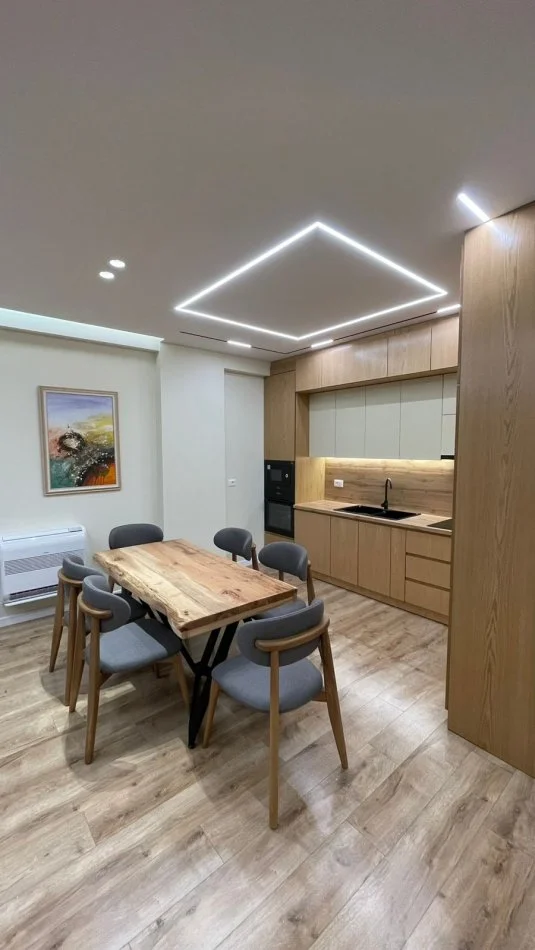 Tirane, jepet me qera apartament 2+1+Ballkon Kati 2, 116 m² 1.600 € (liqeni i thate)