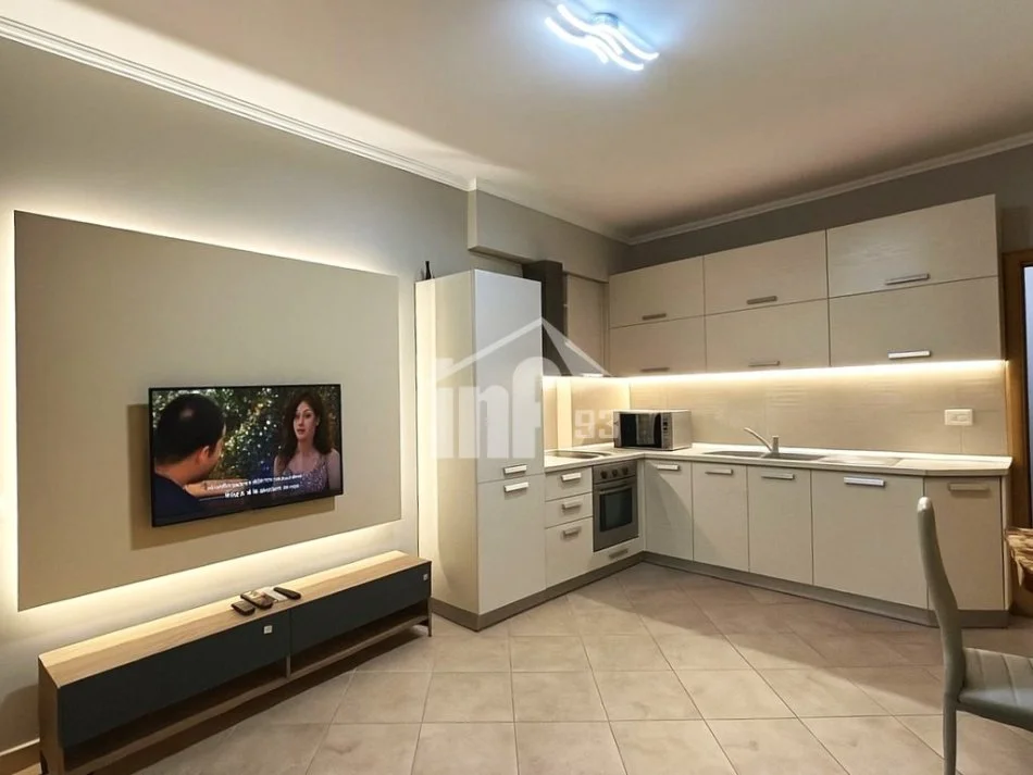 Tirane, jepet me qera apartament 2+1 Kati 5, 90 m² 700 € (RRUGA “BARDHYL”, PRANË GJIMNAZIT “CAJUPI”)