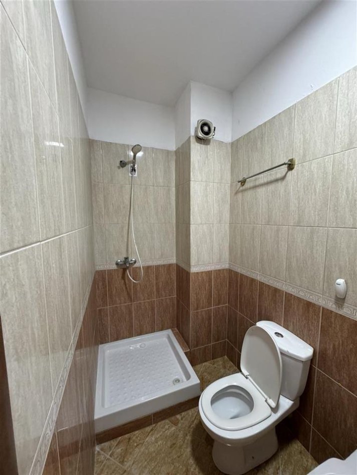 Tirane, jepet me qera apartament 1+1 Kati 7, 65 m² 420 € (teodor keko)