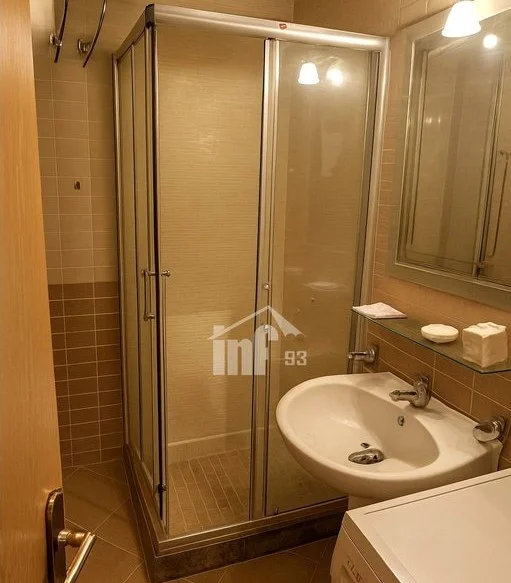 Tirane, jepet me qera apartament 2+1 Kati 5, 90 m² 700 € (RRUGA “BARDHYL”, PRANË GJIMNAZIT “CAJUPI”)