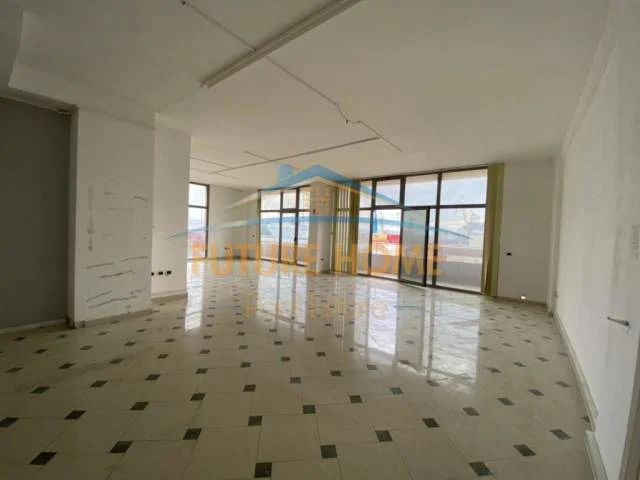 Durres, shitet ambjent biznesi Kati 3, 200 m² 1.600 Euro/m2 (Vollga)