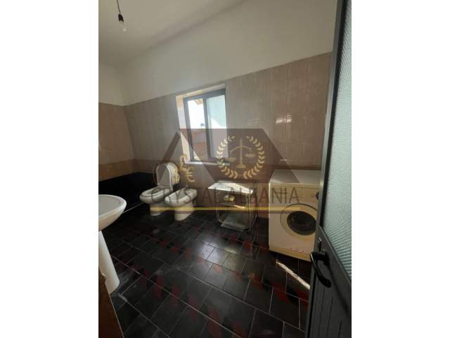 Tirane, jepet me qera apartament 2+1 Kati 2, 85 m² 38.000 Leke (bulevardi kasharit)