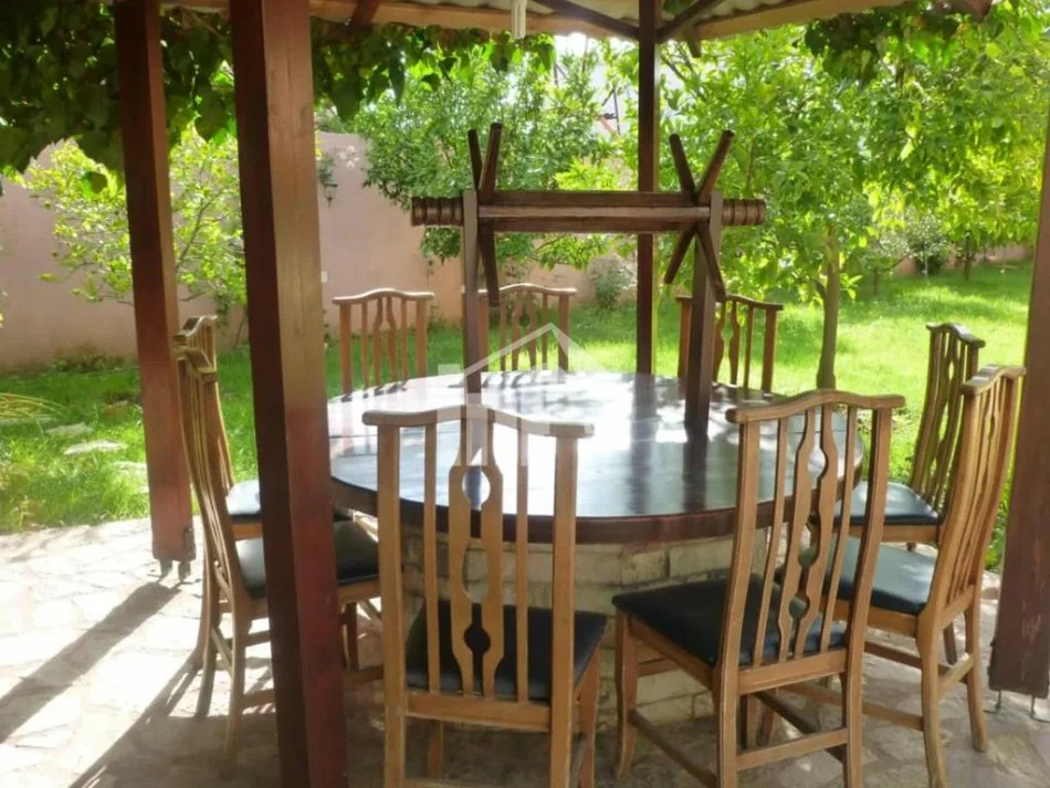 Tirane, jepet me qera Vile 3 Katshe , 250 m² 1.200 € (TEK KODRA E PRIFTIT)