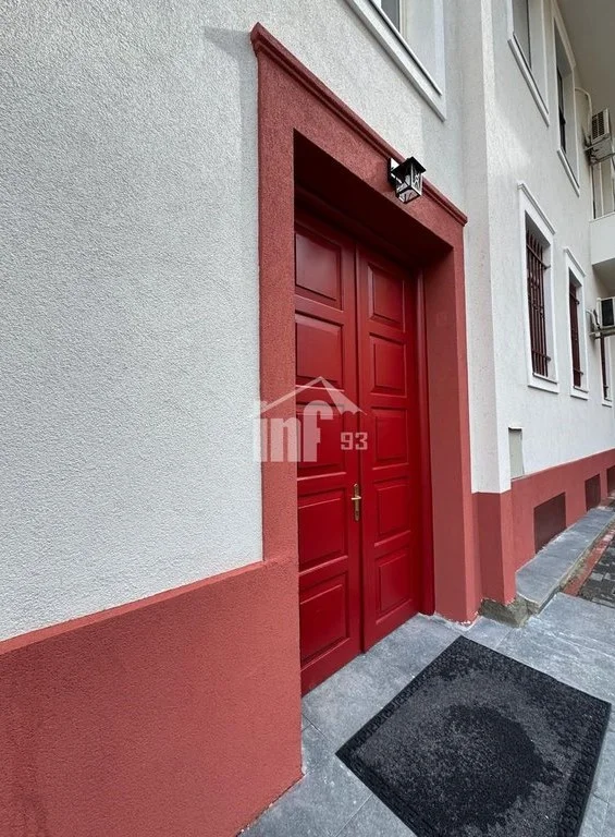 Tirane, jepet me qera ambient biznesi , 322 m² 5.000 € (NË QENDËR TË BLLOKUT)