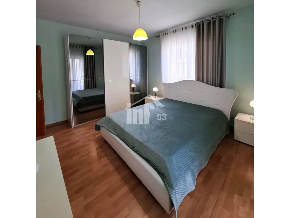 Tirane, jepet me qera apartament 2+1+Ballkon Kati 3, 120 m² 850 € (RRUGA “EDUART MANO”, PRANË KOPSHTIT ZOOLOGJIK)