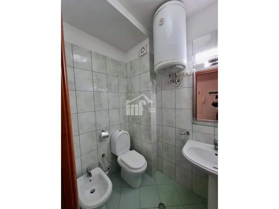 Tirane, jepet me qera apartament 2+1+Ballkon Kati 3, 120 m² 850 € (RRUGA “EDUART MANO”, PRANË KOPSHTIT ZOOLOGJIK)