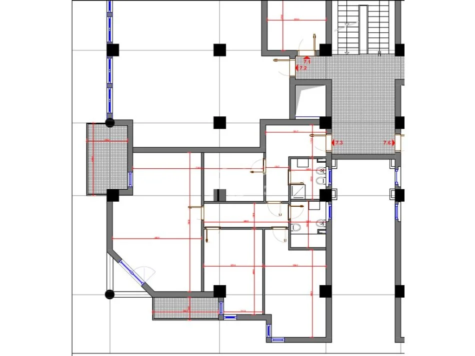 Tirane, jepet me qera zyre Kati 7, 130 m² 1.800 € (RRUGA “ABDI TOPTANI”, PRANË SHESHIT “SKËNDERBEJ”)