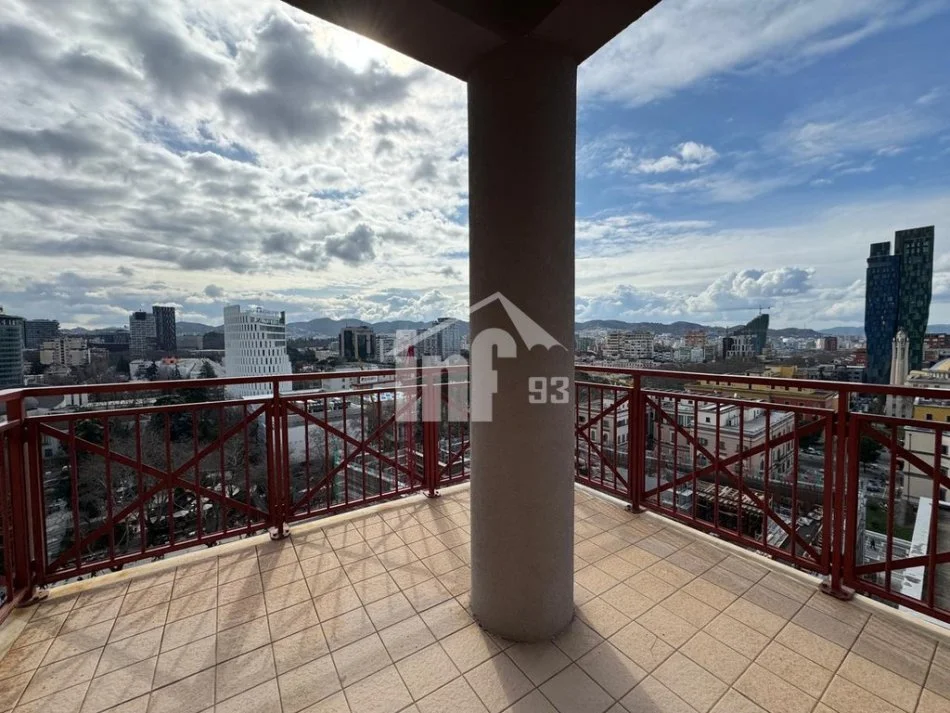 Tirane, jepet me qera zyre Kati 10, 150 m² 2.100 € (RRUGA “ABDI TOPTANI”, PRANË SHESHIT "SKËNDERBEJ")