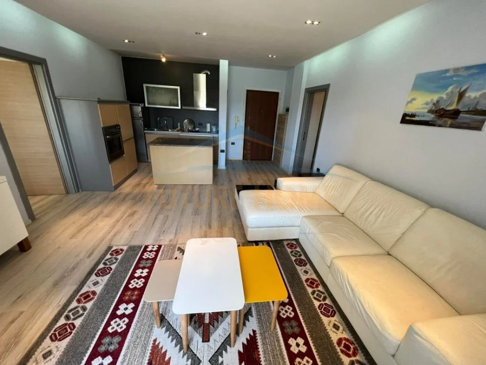 Tirane, jepet me qera apartament 1+1 Kati 8, 72 m² 600 € (Rruga e Elbasanit)