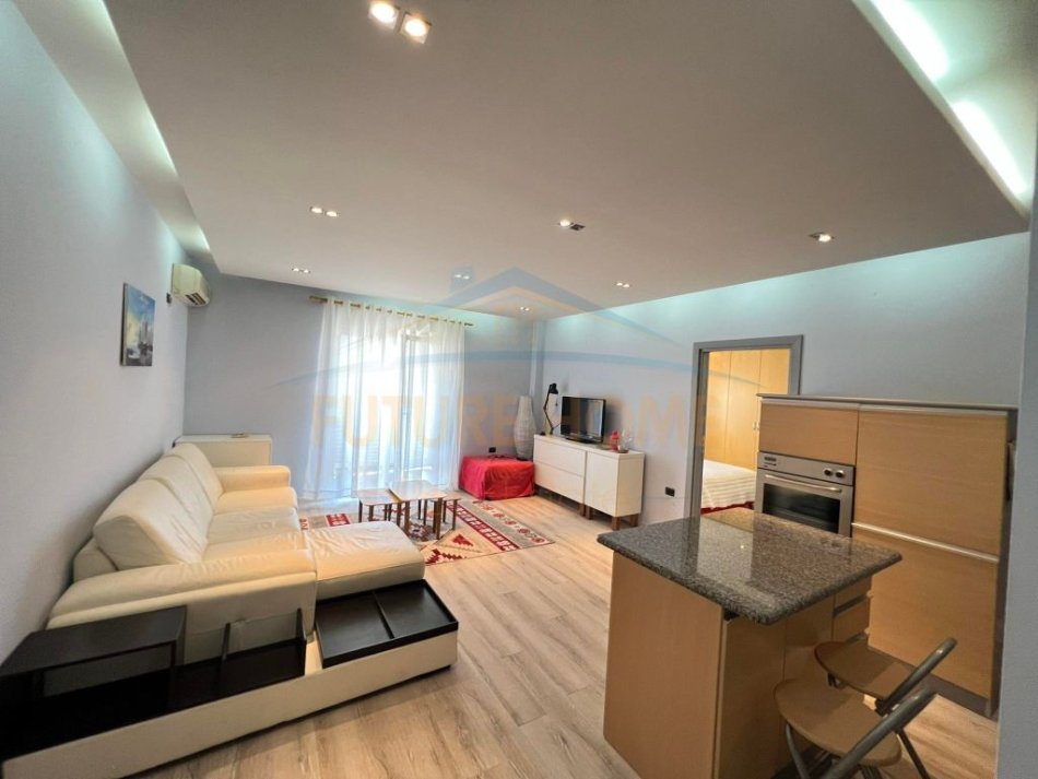 Tirane, jepet me qera apartament 1+1 Kati 8, 72 m² 600 € (Rruga e Elbasanit)