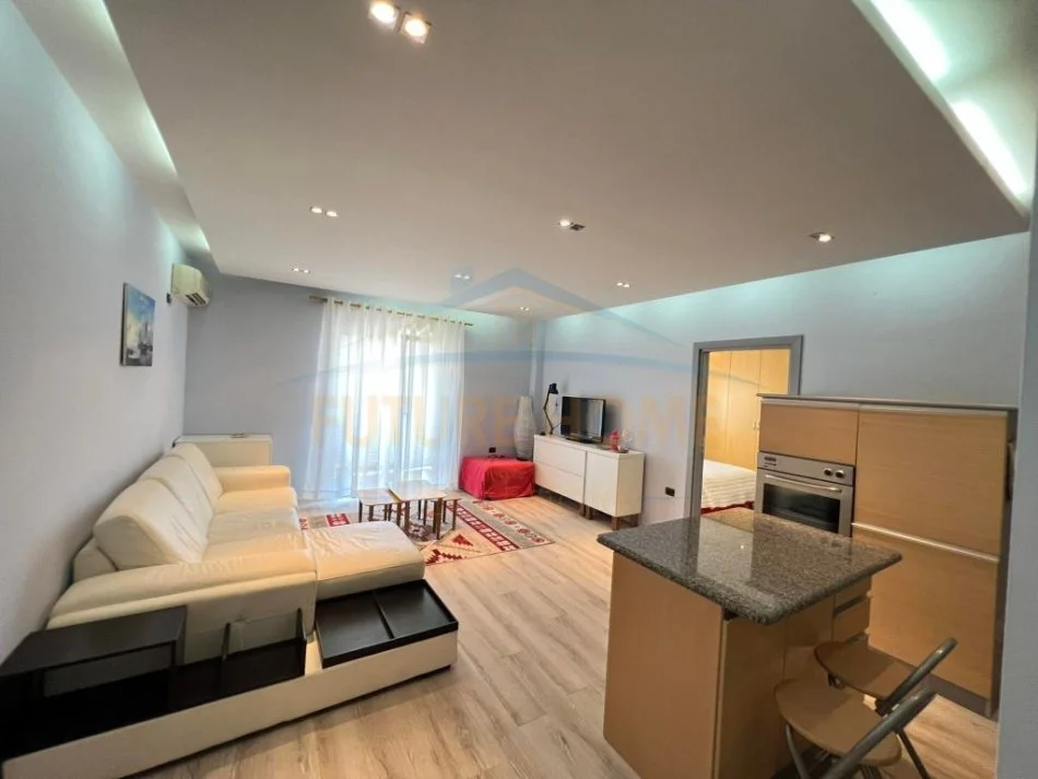 Tirane, jap me qera apartament 1+1 Kati 8, 62 m² 600 € (RRUGA E ELBASANIT)