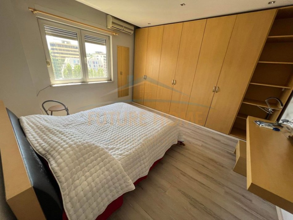 Tirane, jepet me qera apartament 1+1 Kati 8, 62 m² 600 € (Prane Ambasador 3, Tirane)