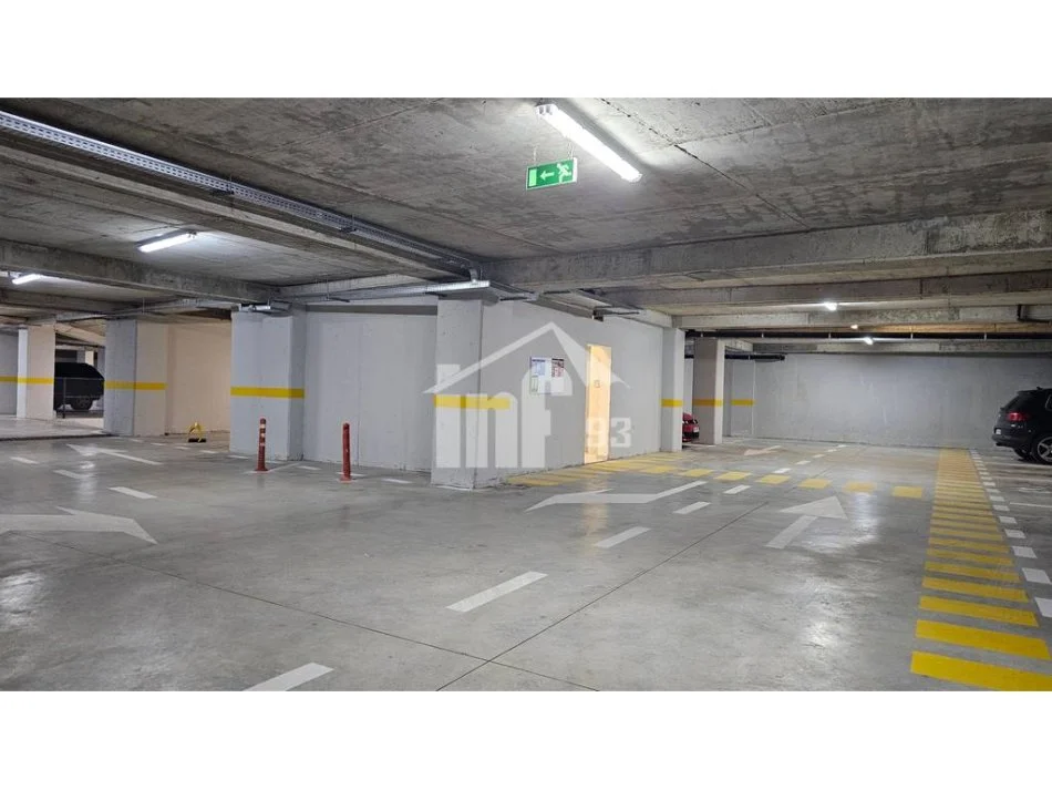 Tirane, jepet me qera zyre Kati 3, 110 m² 700 € (PRANË “PAZARIT TE RI”)