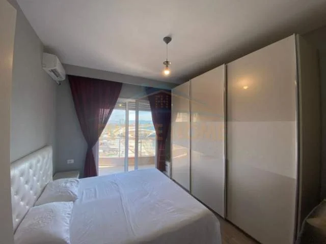 Durres, jepet me qera 2+1+BLK Kati 5, 135 m² 600 Euro (Vollga)