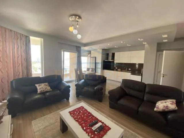 Durres, jepet me qera 2+1+BLK Kati 5, 135 m² 600 Euro (Vollga)