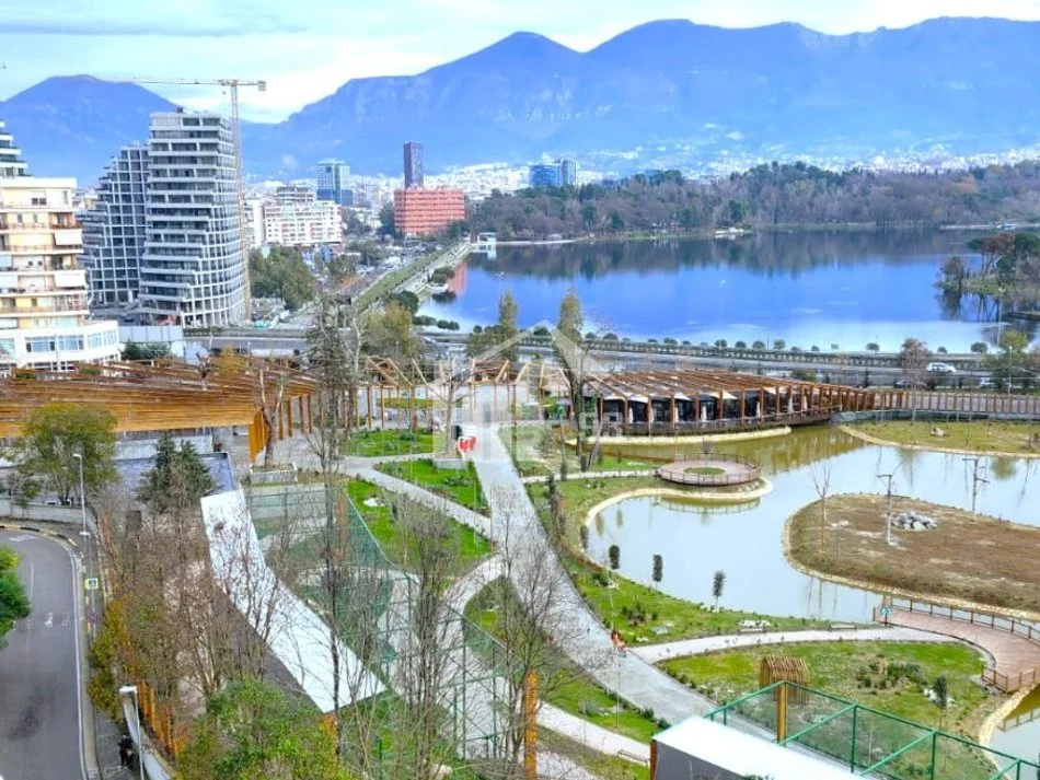 Tirane, jepet me qera apartament 3+1+Ballkon Kati 7, 130 m² 1.500 € (TE KOPSHTI ZOOLOGJIK)