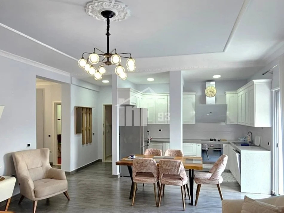 Tirane, jepet me qera apartament 3+1+Ballkon Kati 7, 130 m² 1.500 € (TE KOPSHTI ZOOLOGJIK)