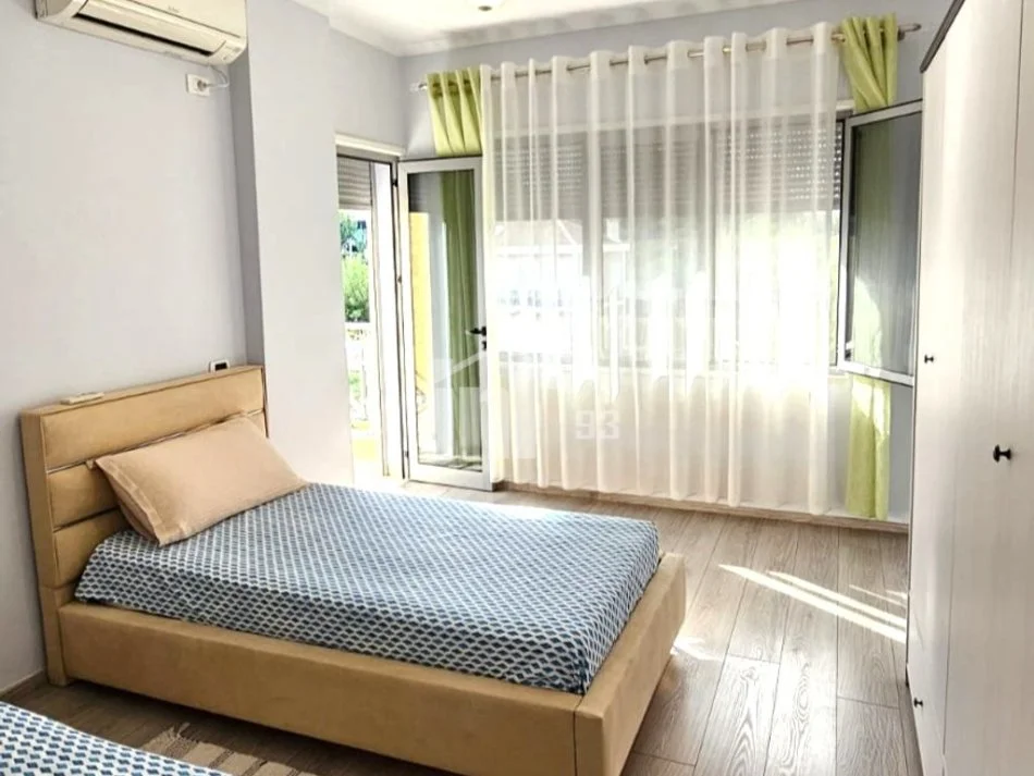 Tirane, jepet me qera apartament 3+1+Ballkon Kati 7, 130 m² 1.500 € (TE KOPSHTI ZOOLOGJIK)