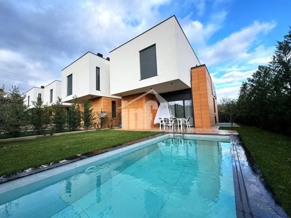 Tirane, jepet me qera Vile 2 Katshe , 205 m² 3.200 € (REZIDENCA “OLIVE GROVE”, MULLET)