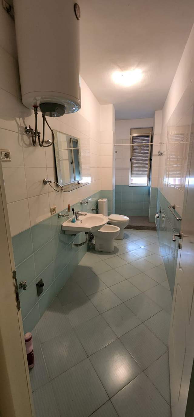Tirane, shitet apartament 2+1 Kati 4, 113 m² 108.000 Euro (Prane Viles L)