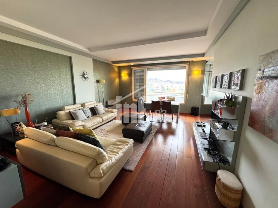 Tirane, jepet me qera apartament 2+1 Kati 8, 140 m² 1.300 € (PRANË STADIUMIT "SELMAN STËRMASI")