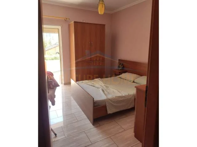 Durres, jepet me qera apartament 1+1+BLK Kati 2, 63 m² 250 Euro (Plazh)