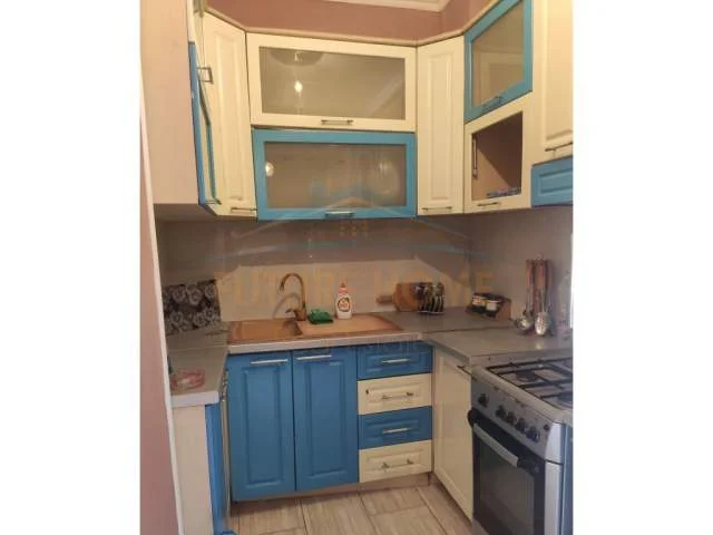 Durres, jepet me qera apartament 1+1+BLK Kati 2, 63 m² 250 Euro (Plazh)