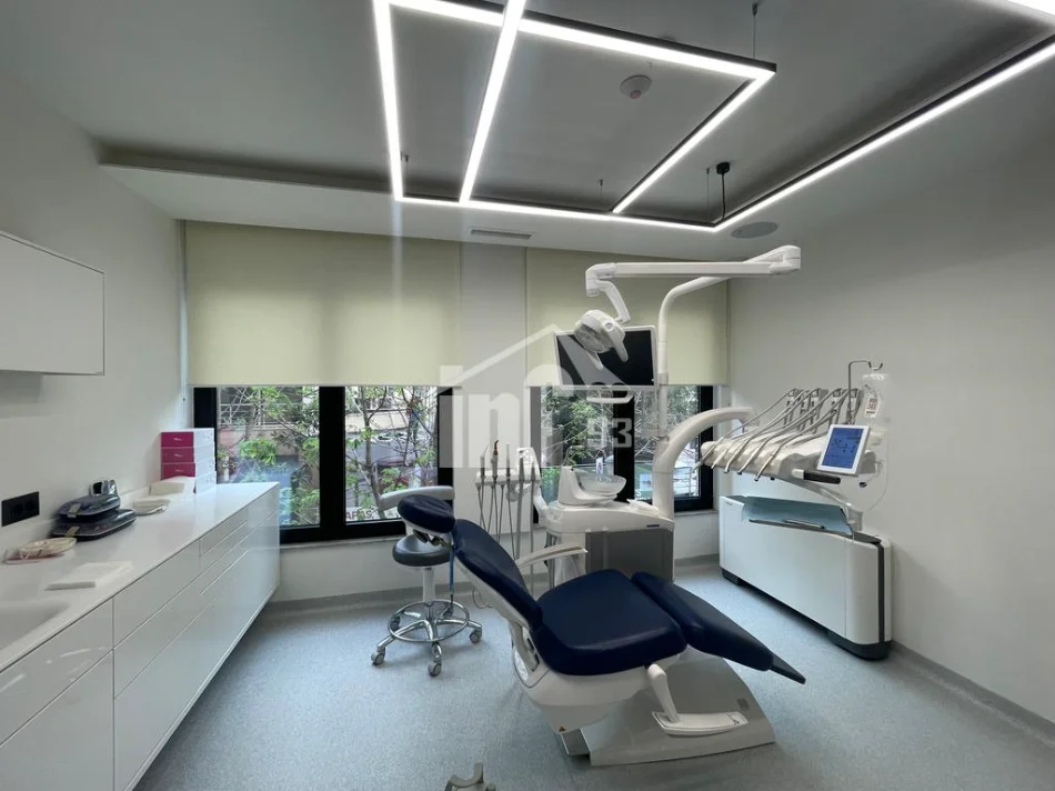 Tirane, shitet ambjent biznesi Kati 1, 259 m² 1.080.000 € (RRUGA "PJETËR BOGDANI", PRANË ISH BLLOKUT)