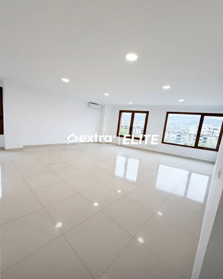 Tirane, jepet me qera zyre Kati 2, 180 m² 2.500 € (Hilton Garden Inn)