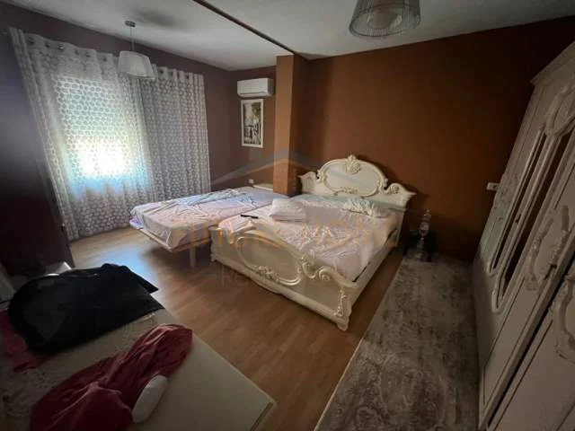 Tirane, jepet me qera shtepi 3 Katshe Kati 0, 402 m² 1.500 Euro (Mezes)