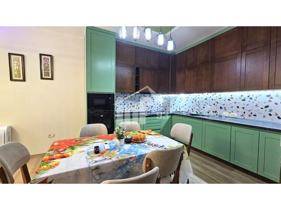 Tirane, jepet me qera apartament 2+1 Kati 3, 120 m² 1.200 € (TEK LIQENI I THATË)