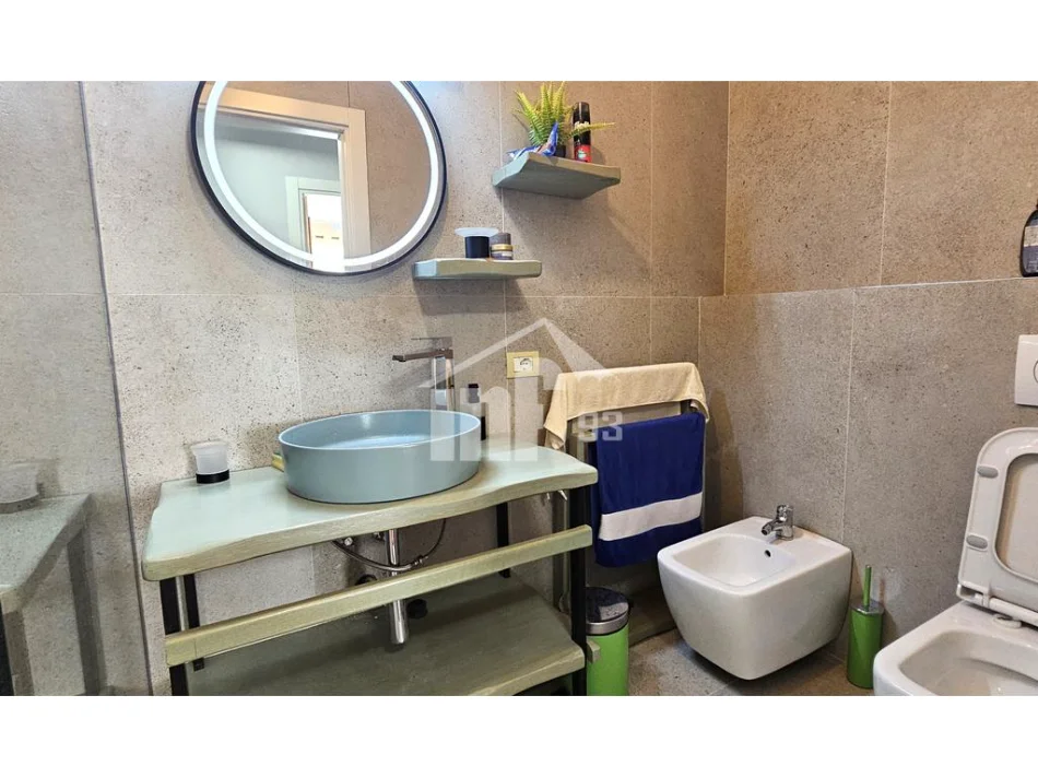 Tirane, jepet me qera apartament 2+1 Kati 3, 120 m² 1.200 € (TEK LIQENI I THATË)