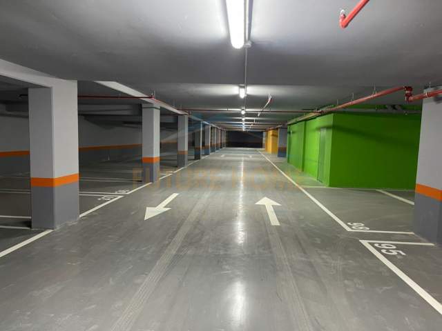Tirane, jepet me qera garazh Kati -1, 1.800 m² 2.400 Euro (Unaza e Re)