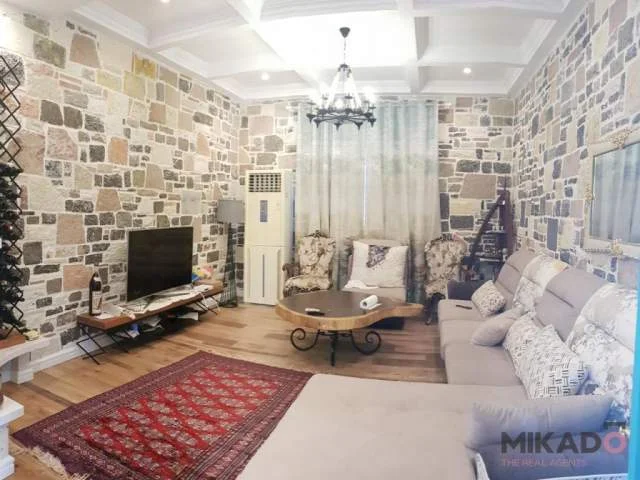 Tirane, shitet Vile 2+1+A+BLK Kati 1, 440 m² 310.000 Euro (Peze)