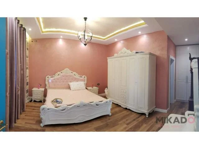 Tirane, shitet Vile 2+1+A+BLK Kati 1, 440 m² 310.000 Euro (Peze)