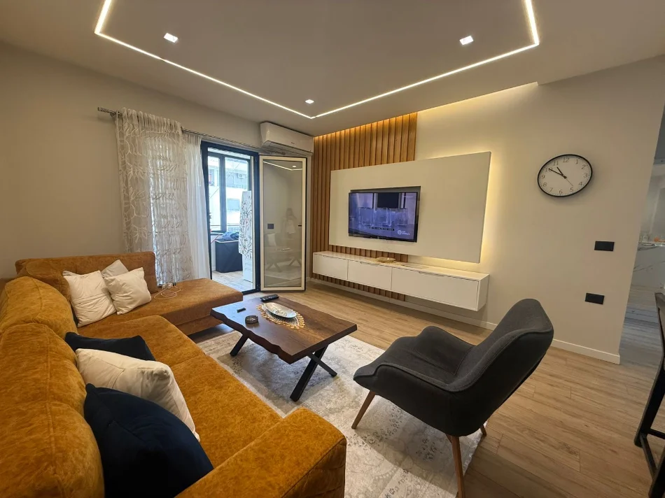 Tirane, shitet apartament 1+1+Ballkon Kati 4, 75 m² 130.000 € (Rruga e Thesarit)