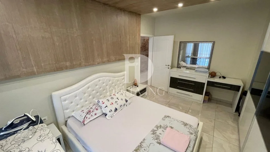 Tirane, shitet apartament 2+1+Aneks+Ballkon Kati 3, 116 m² 240.000 € (Liqeni i thate)