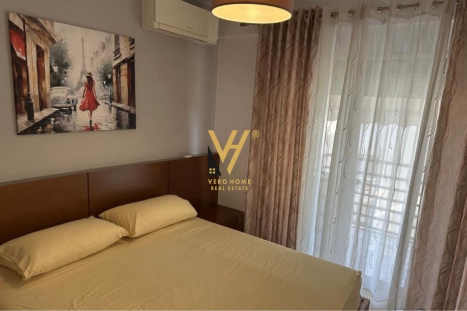 Tirane, jepet me qera apartament 1+1+Ballkon Kati 4, 70 m² 750 € (5 MAJI)