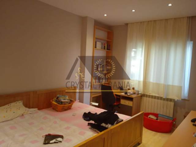 Tirane, jepet me qera Vile 3 Katshe Kati 3, 306 m² 2.000 Euro