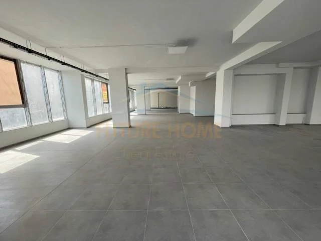 Tirane, jepet me qera ambjent biznesi Kati 1, 750 m² 3.000 Euro (Unaza e Re)