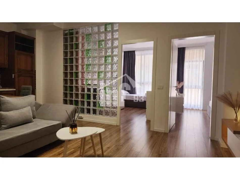 Tirane, jepet me qera apartament 2+1 Kati 3, 95 m² 800 € (RRUGA FREDERIK SHIROKA, 21 DHJETORI)