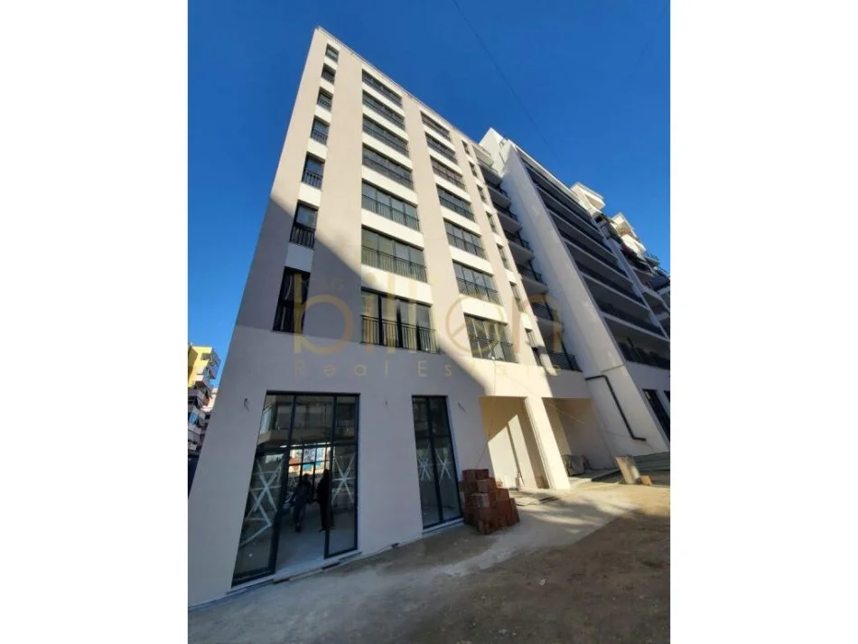 Tirane, shitet Kati 0, 45 m² 175.500 € (YZBERISHT)