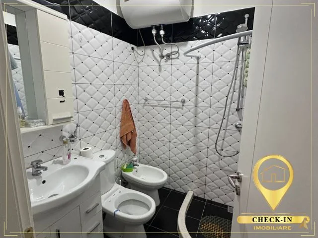 Tirane, shitet apartament 1+1+Aneks+Ballkon Kati 1, 85 m² 105.000 € (Fresku)