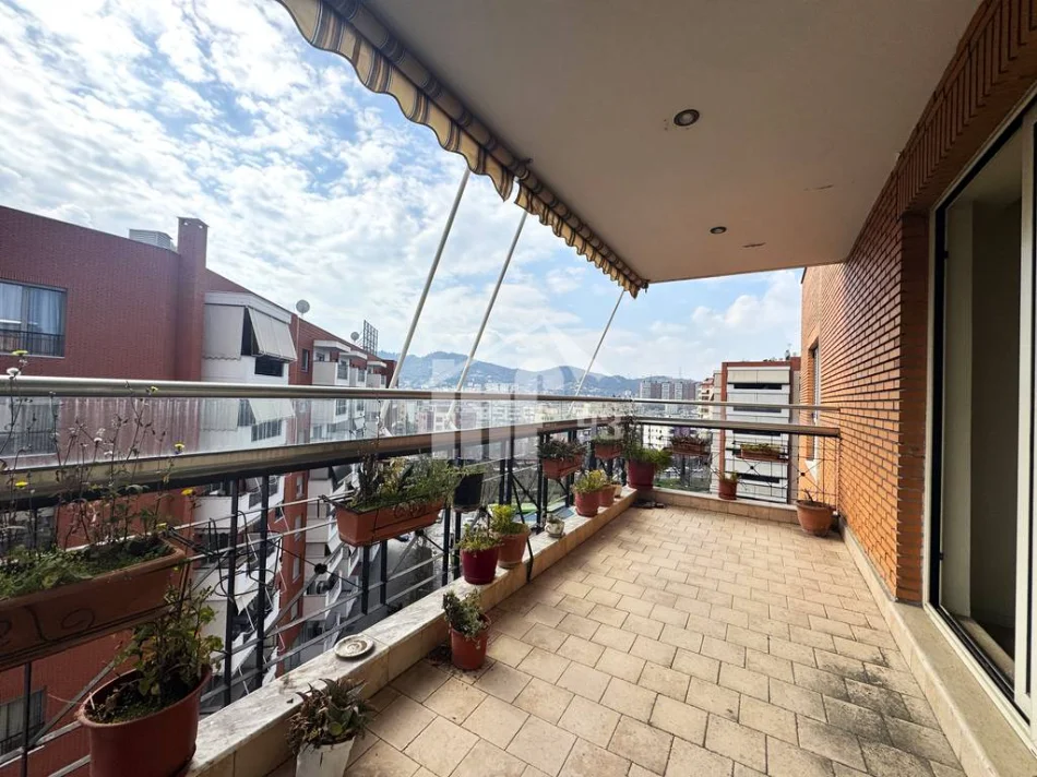 Tirane, shitet apartament 3+1 Kati 8, 182 m² 495.000 € (PRANË KOMPLEKSIT “DELIJORGJI”)