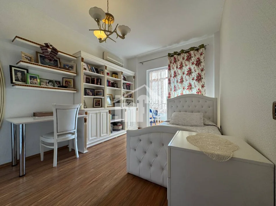 Tirane, shitet apartament 2+1+Ballkon Kati 5, 106 m² 220.000 € (PRANË MINISTRISË SË JASHTME)