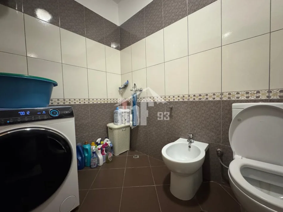 Tirane, shitet apartament 2+1+Ballkon Kati 5, 106 m² 220.000 € (PRANË MINISTRISË SË JASHTME)